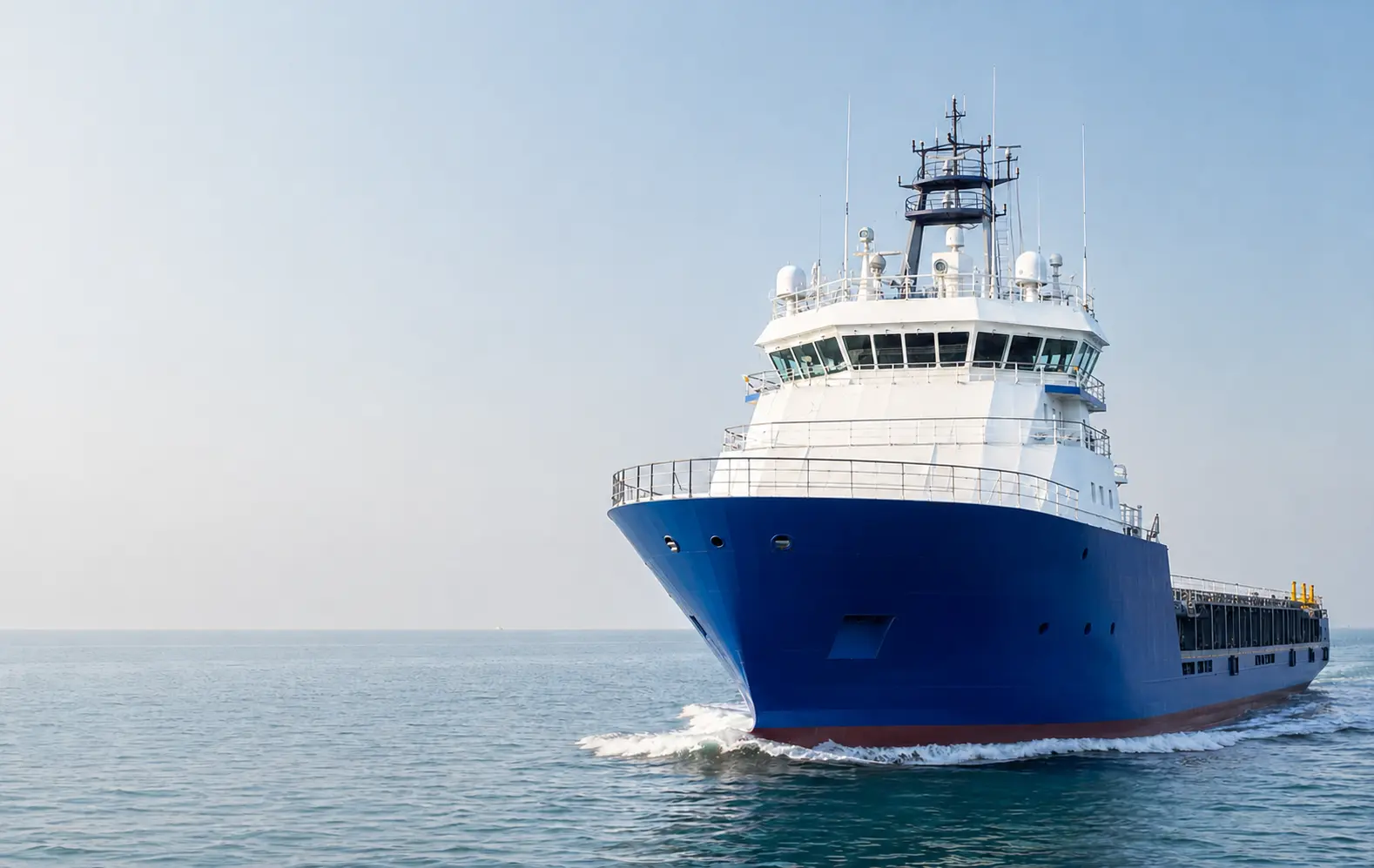 Offshore support vessel operating at sea